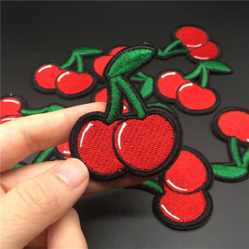 Embroidery Converse - Kirschfrucht-süßer Kleidungs-Patch, Größe: 4,8 x 5,6