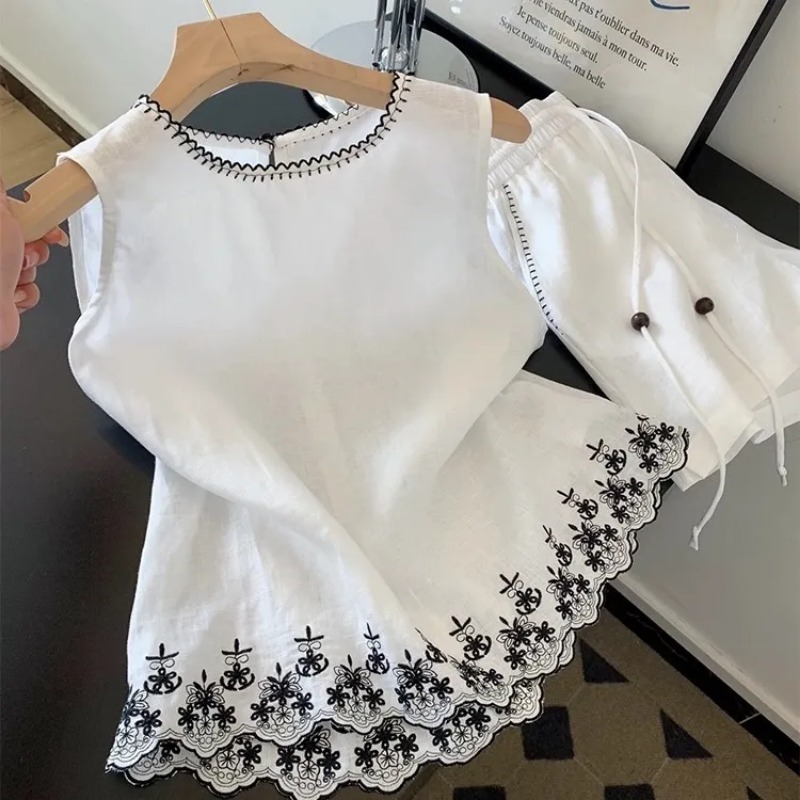 Einfacher alter Geldstil aus B – Embroidery Vest Bewertung und Preis
